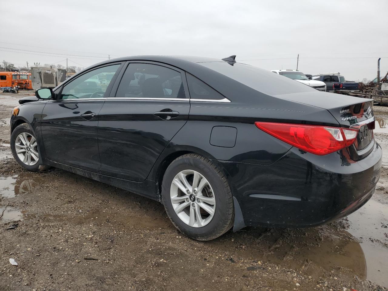 2013 Hyundai Sonata - Image 2