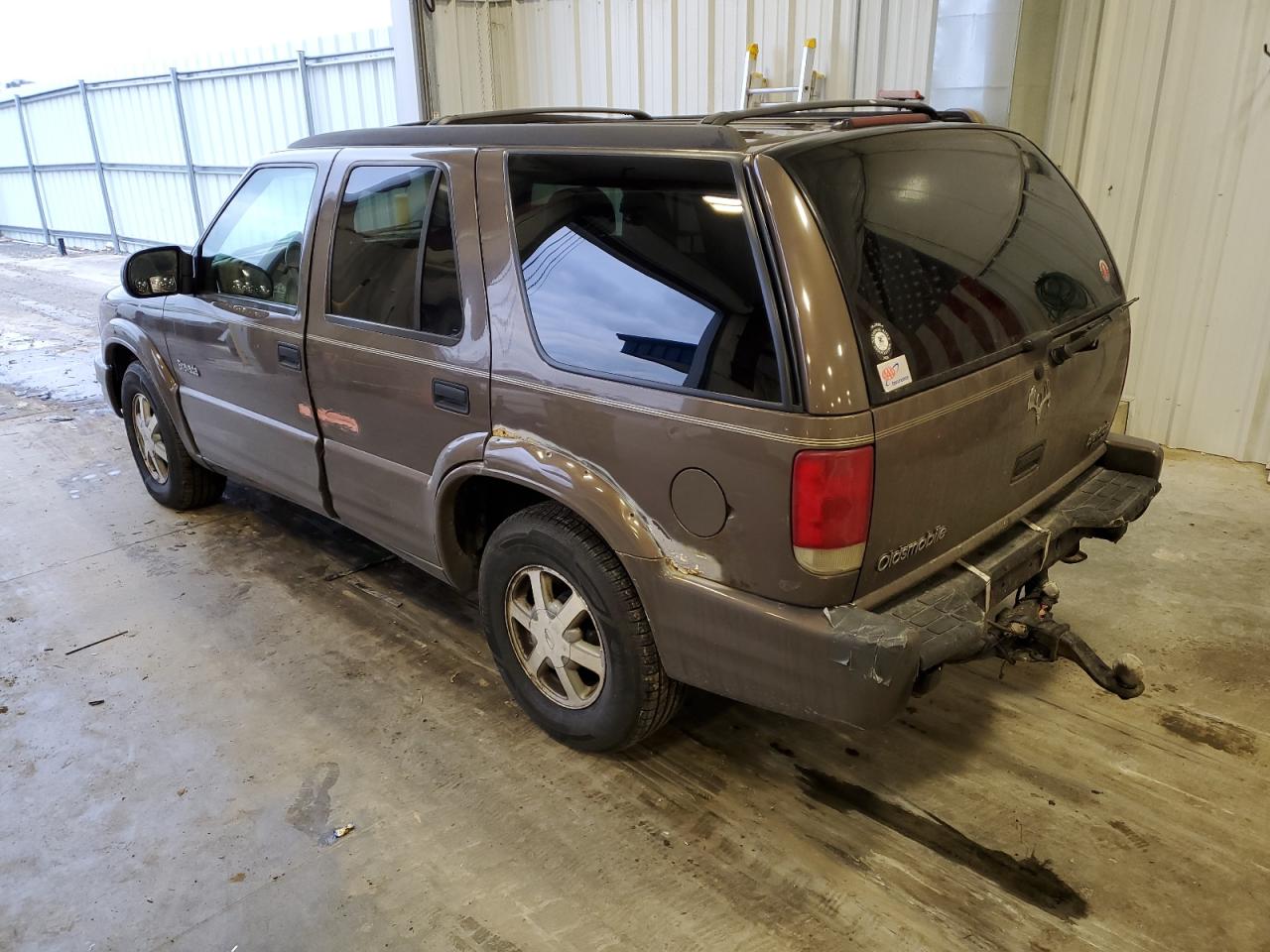 1999 Oldsmobile Bravada - Image 2