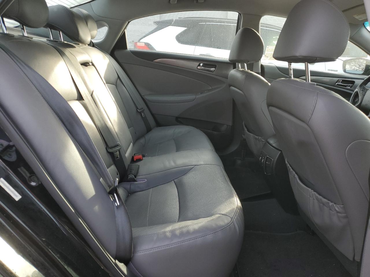 2012 Hyundai Sonata - Image 10