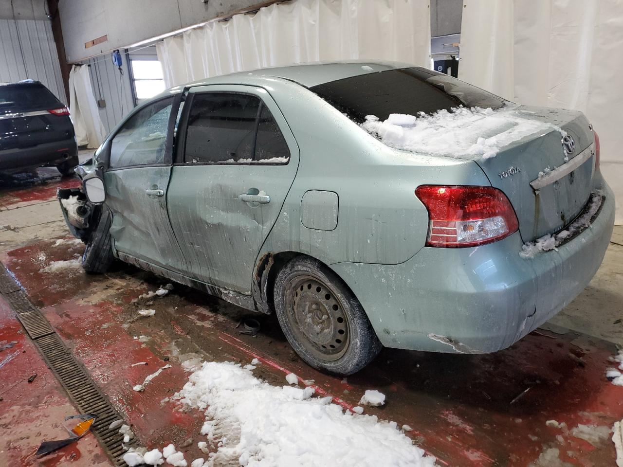 2010 Toyota Yaris - Image 2