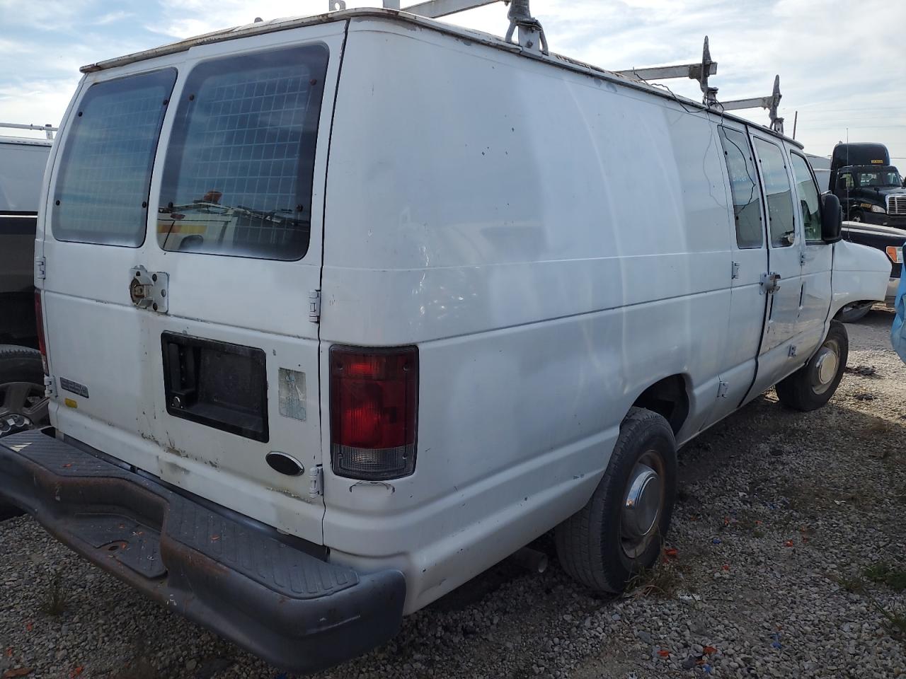 2005 Ford Econoline - Image 3