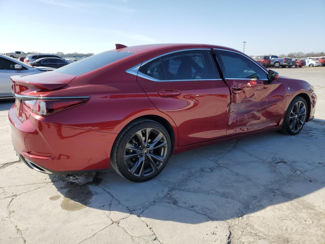 2022 Lexus ES - Image 3