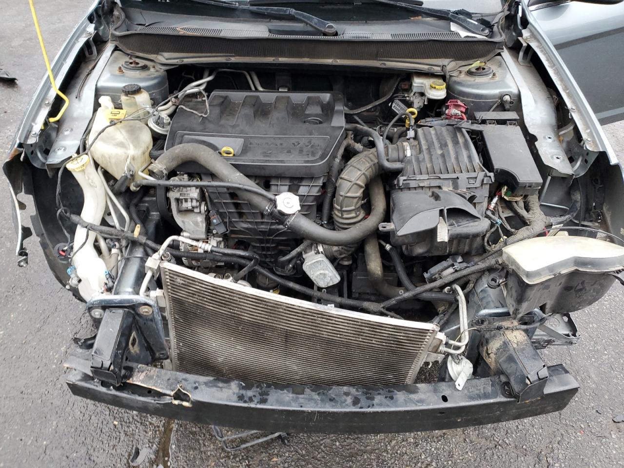 2010 Chrysler Sebring - Image 11