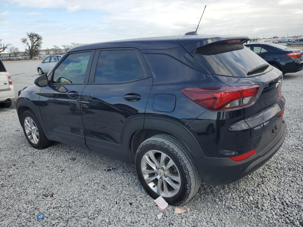 2021 Chevrolet TrailBlazer - Image 2