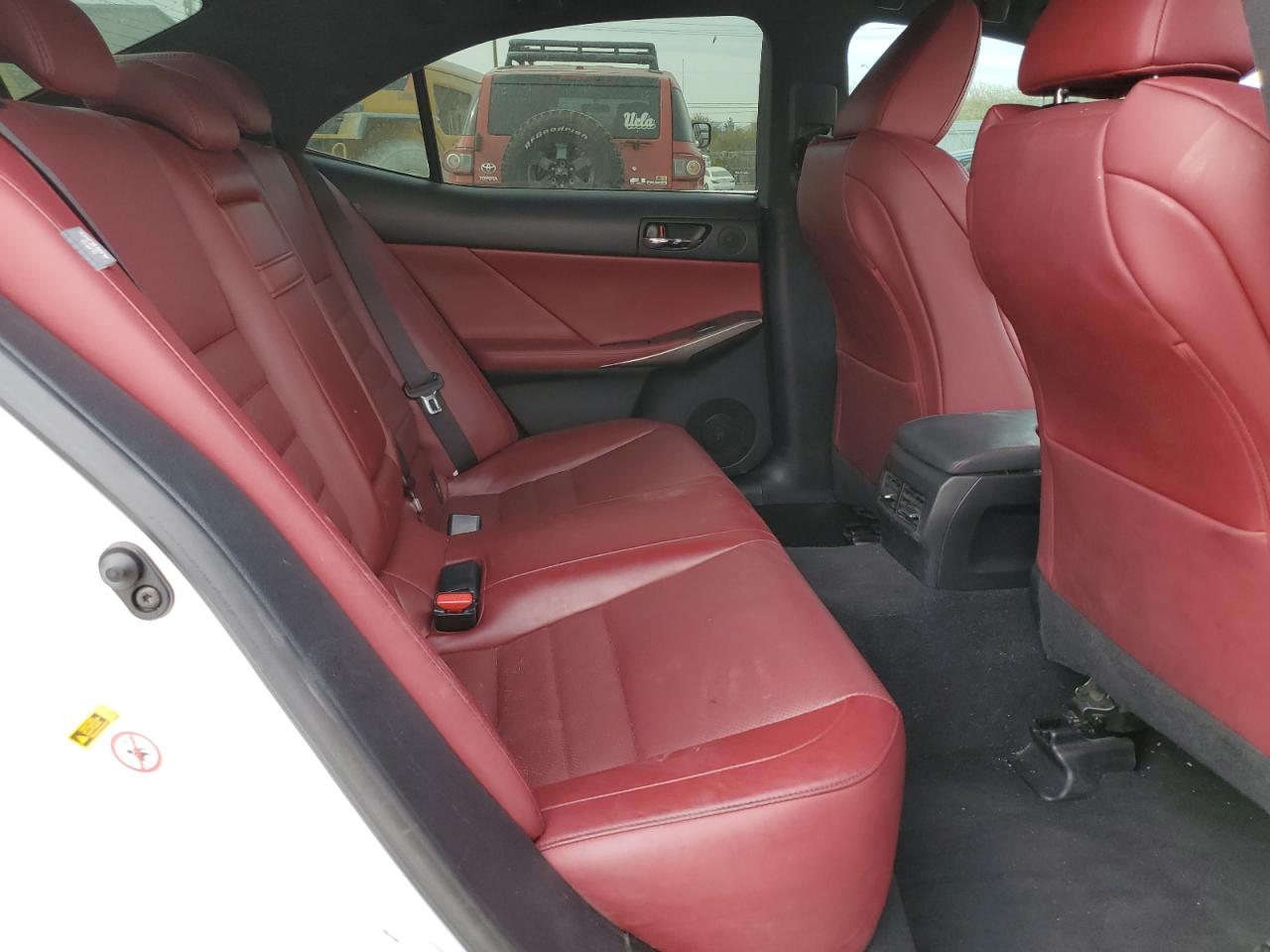 2016 Lexus IS - Image 10