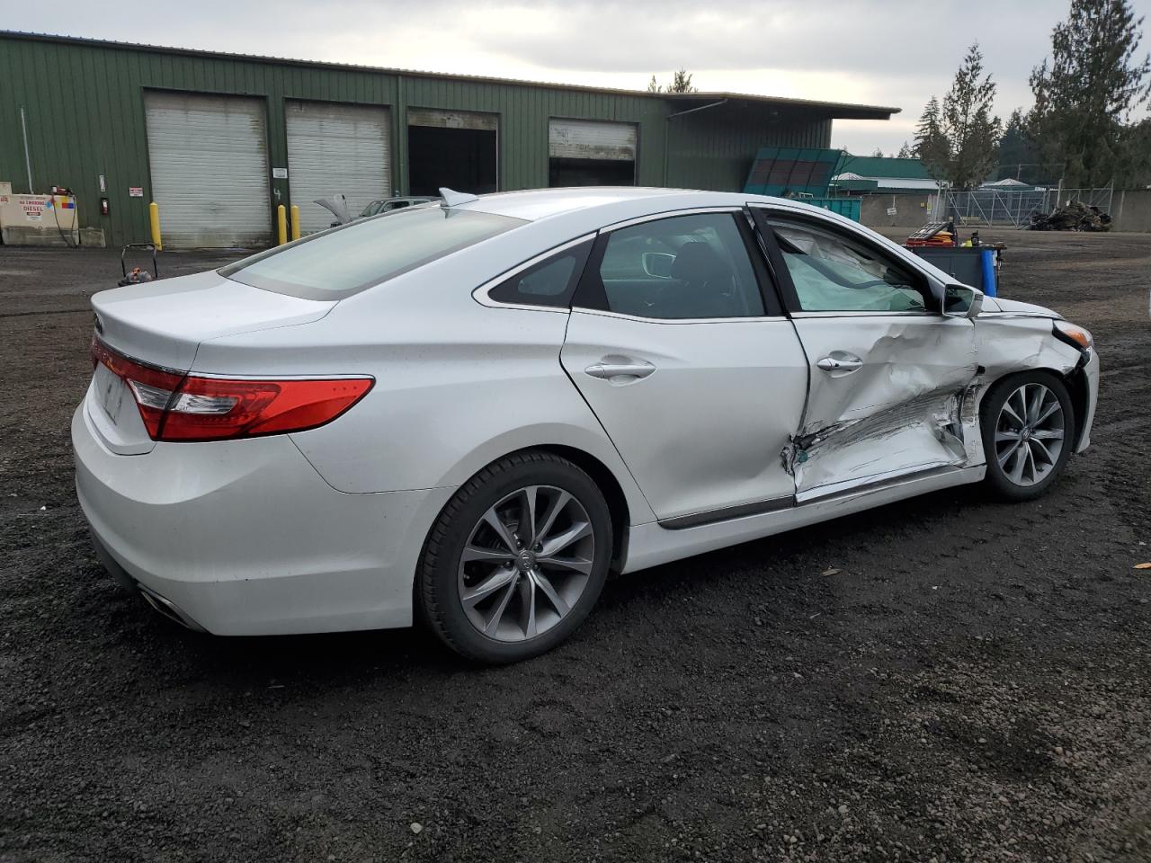 2015 Hyundai Azera - Image 3