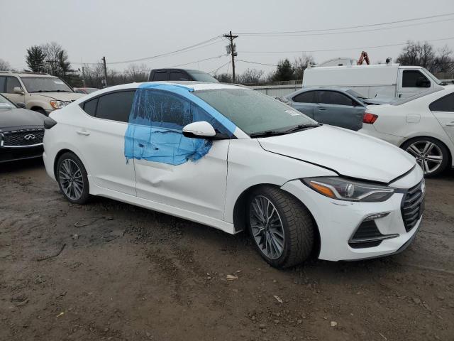  HYUNDAI ELANTRA 2018 Белы