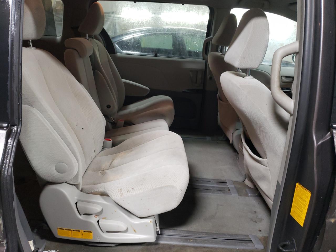 2013 Toyota Sienna - Image 10
