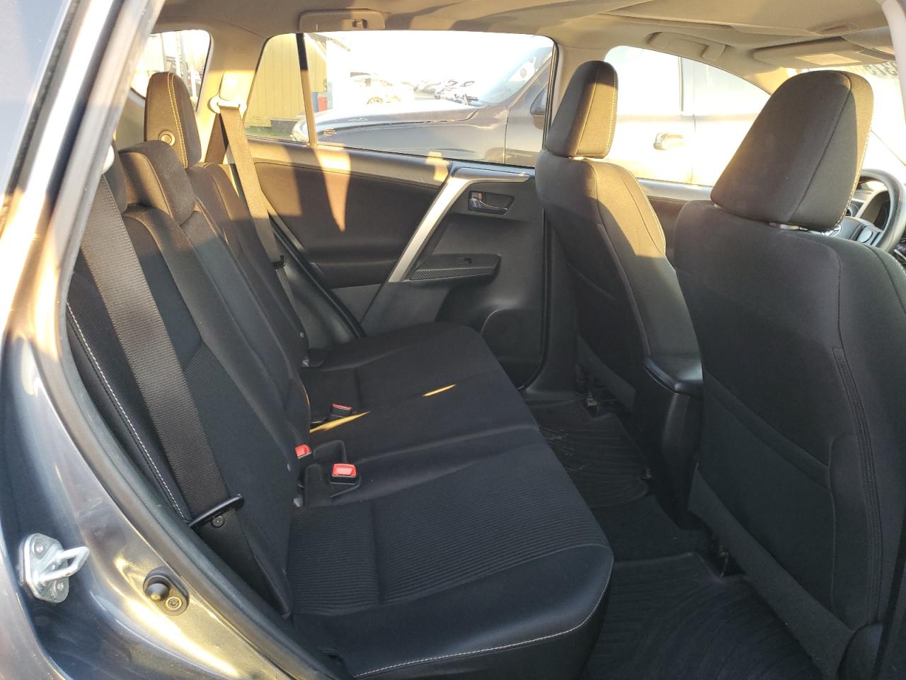 2014 Toyota RAV 4 - Image 10