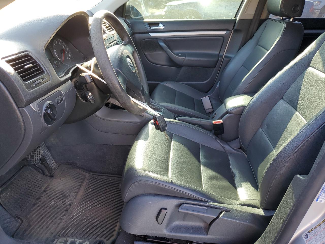 2006 Volkswagen Jetta - Image 7