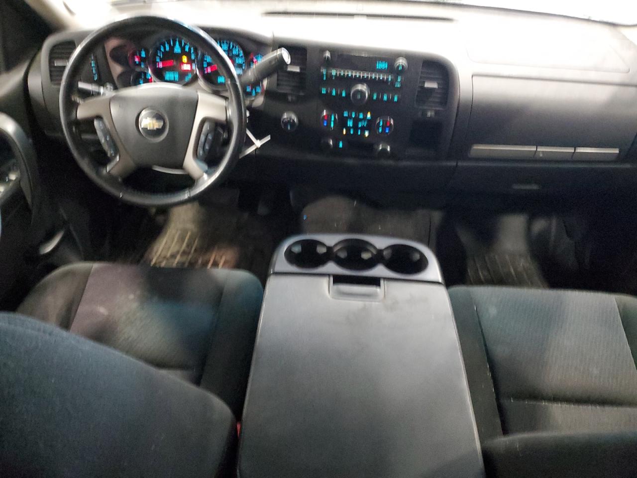 2011 Chevrolet Silverado - Image 8