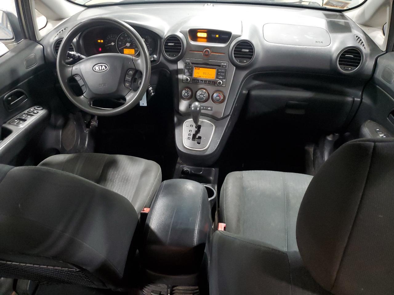 2009 Kia Rondo - Image 8