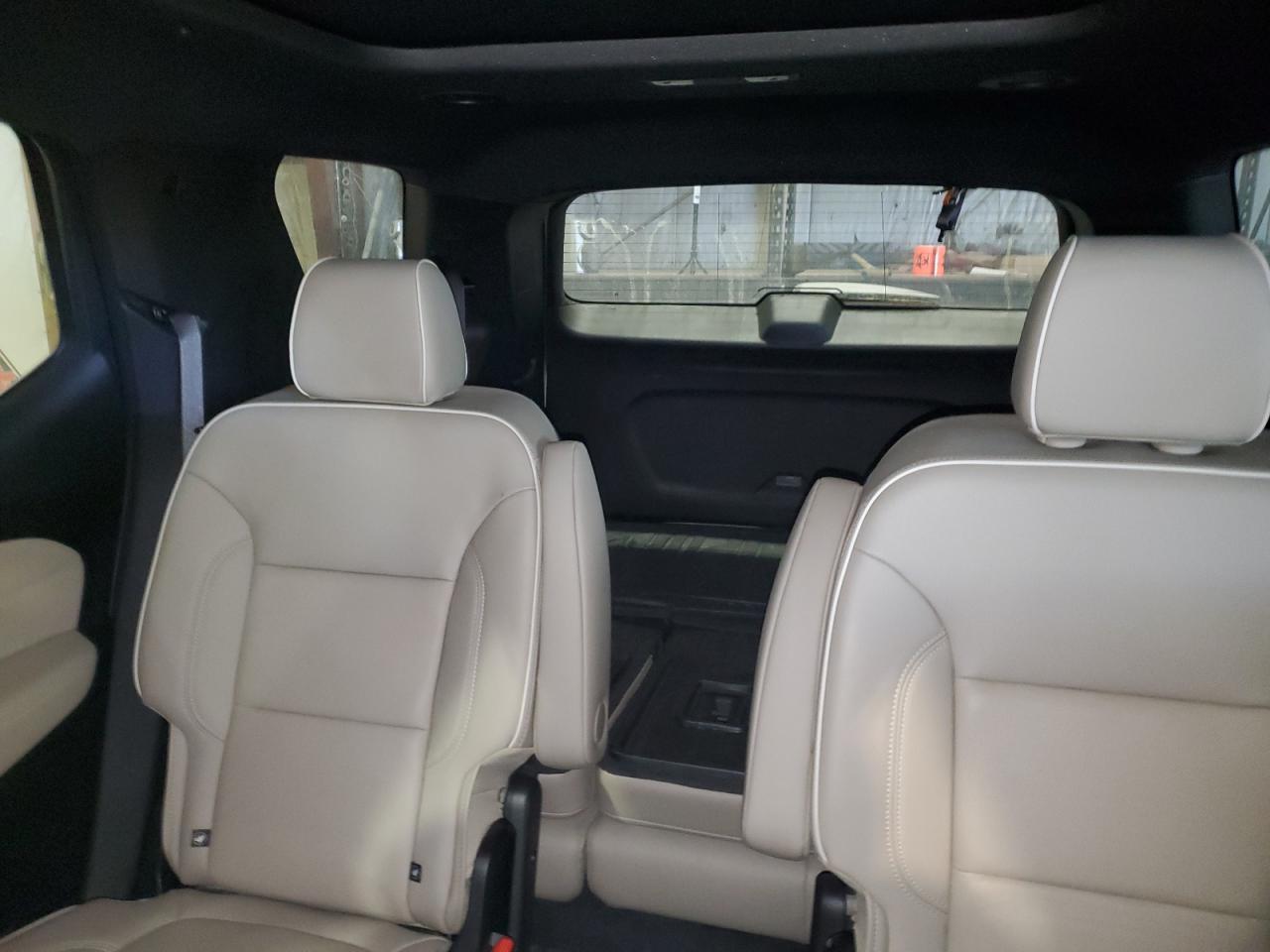 2022 Chevrolet Traverse - Image 10