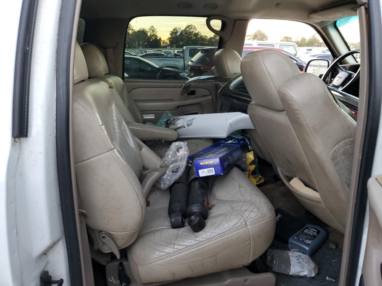 2002 GMC Yukon - Image 10