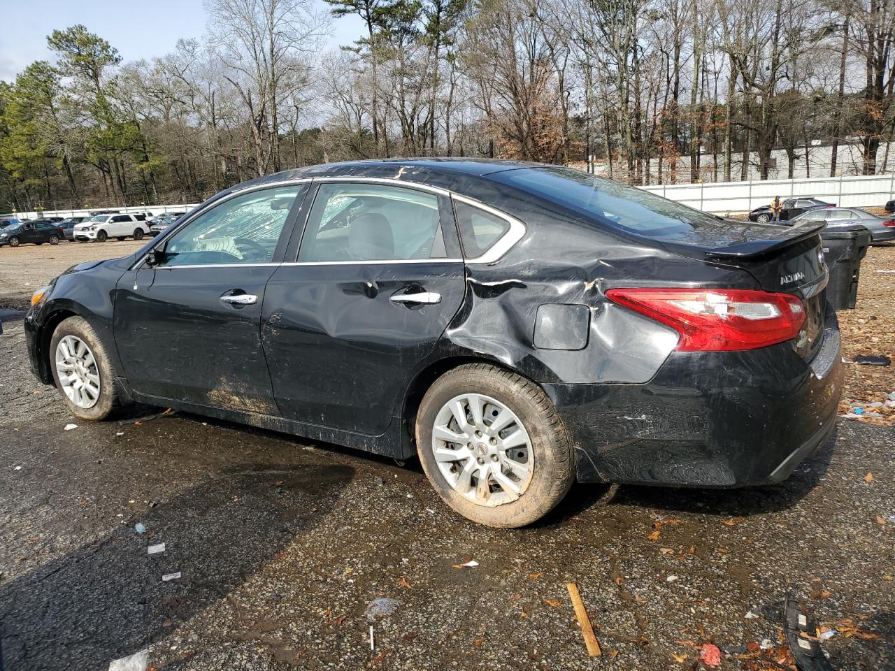 2017 Nissan Altima - Image 2