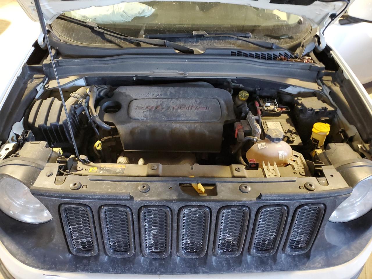 2017 Jeep Renegade - Image 12