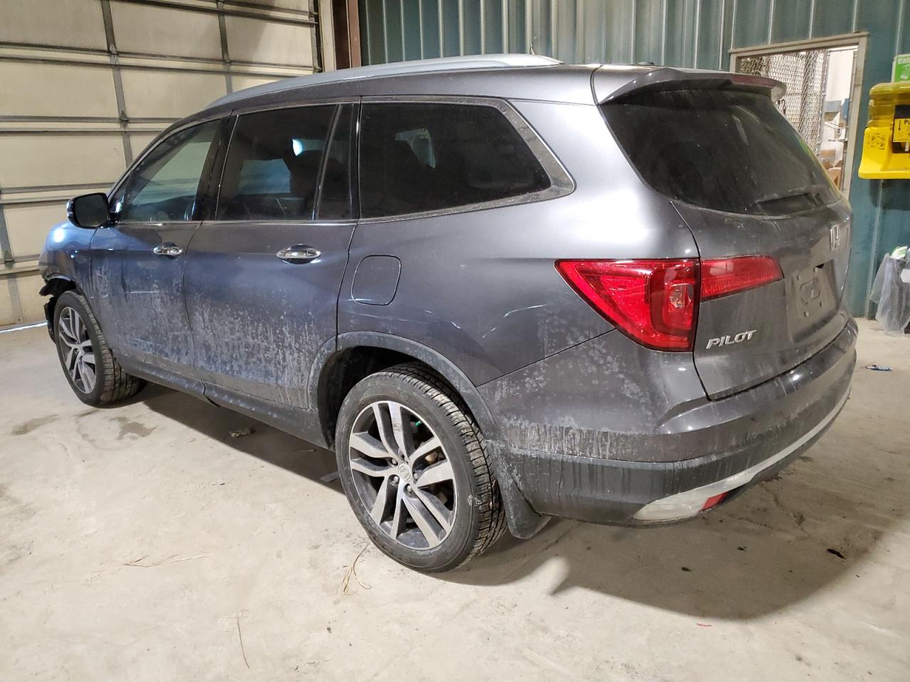 2017 Honda Pilot - Image 2