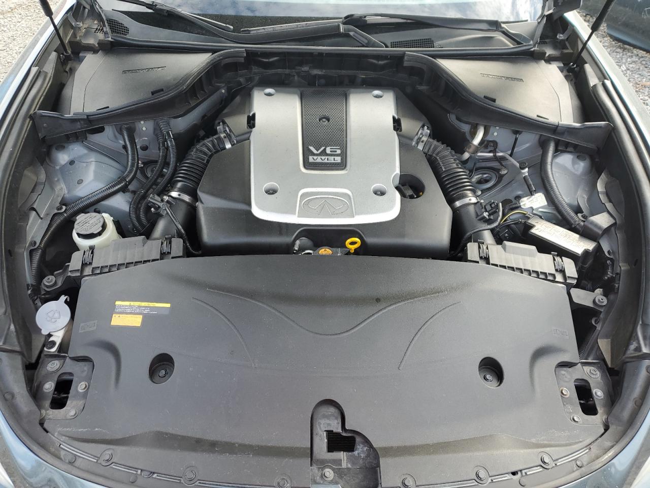 2012 Infiniti M - Image 12
