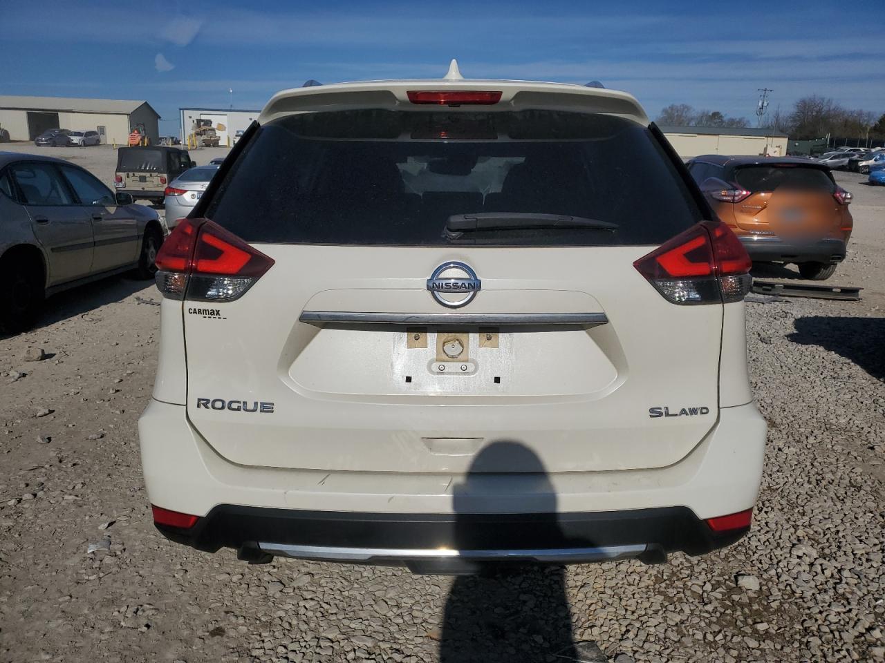 2017 Nissan Rogue - Image 6