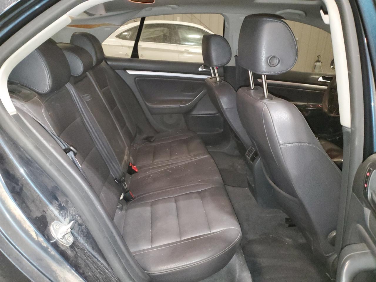 2006 Volkswagen Jetta - Image 10