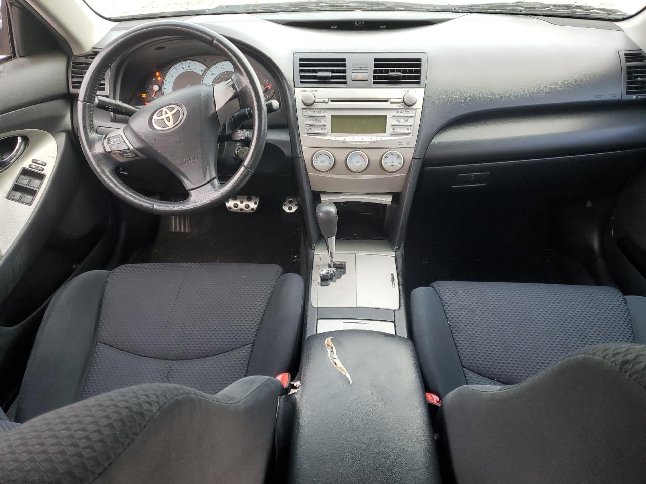 2011 Toyota Camry - Image 8
