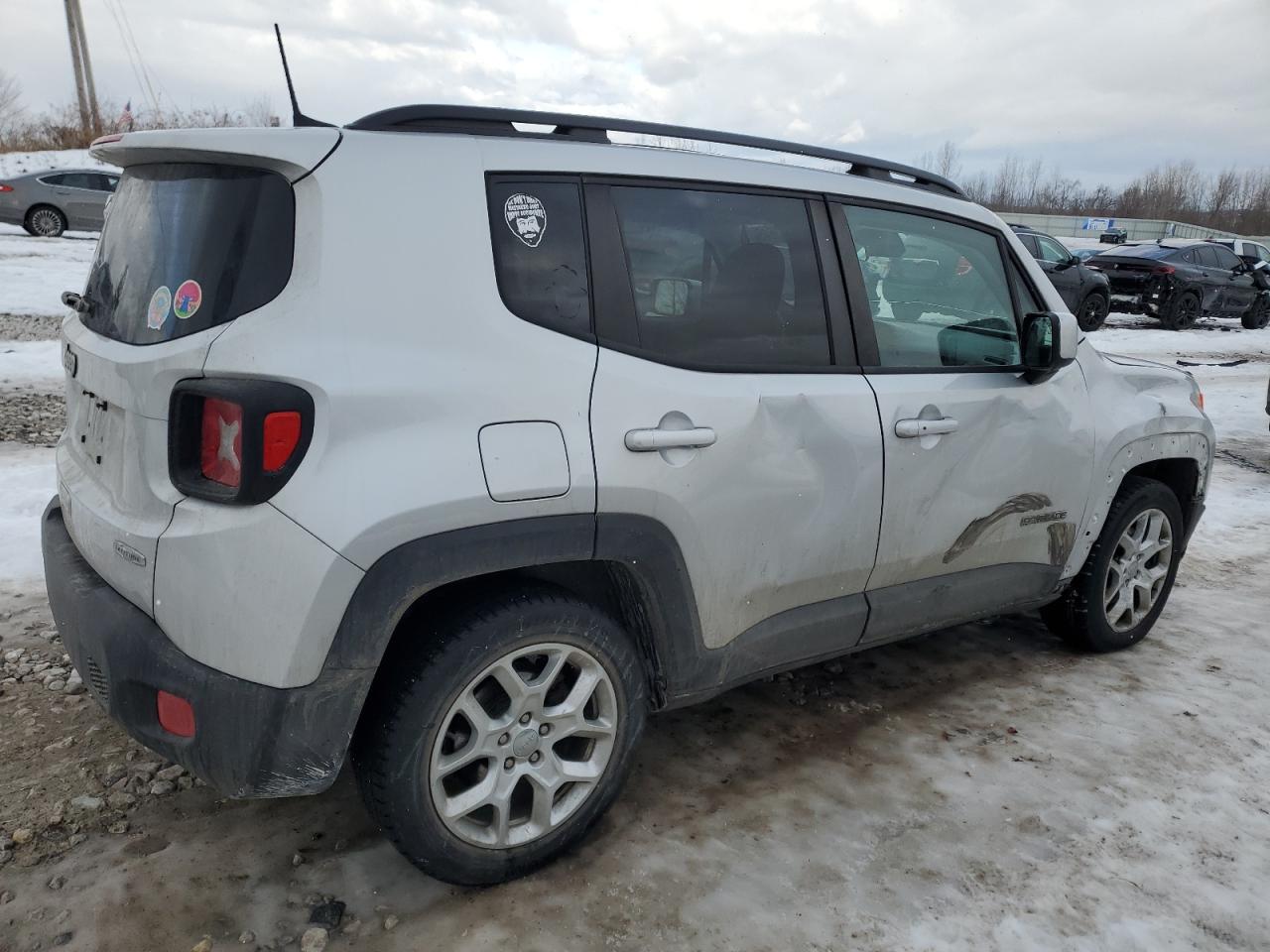 2018 Jeep Renegade - Image 3