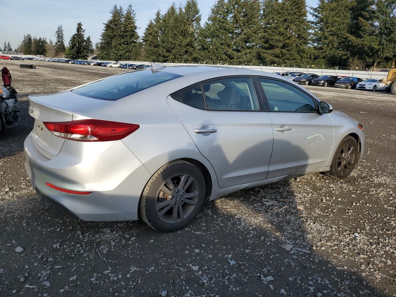 2018 Hyundai Elantra - Image 3