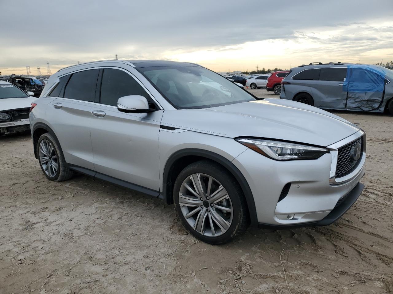 VIN 3PCAJ5CA4MF123178 2021 INFINITI QX50 no.4