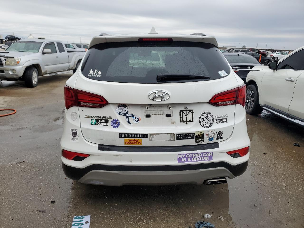 2017 Hyundai Santa Fe - Image 6