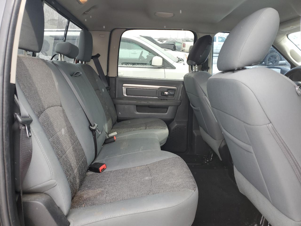2016 RAM 1500 - Image 10