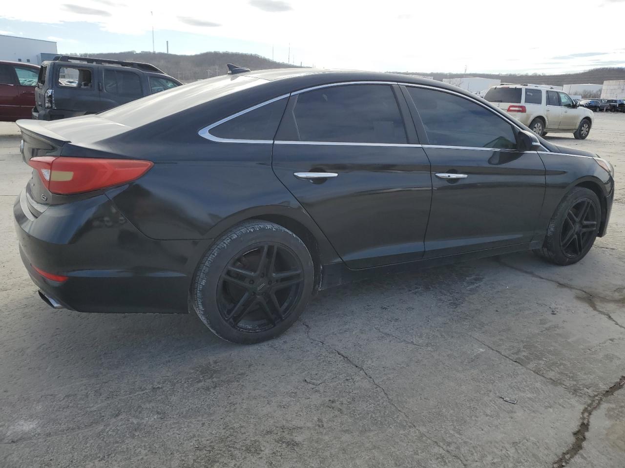 2015 Hyundai Sonata - Image 3