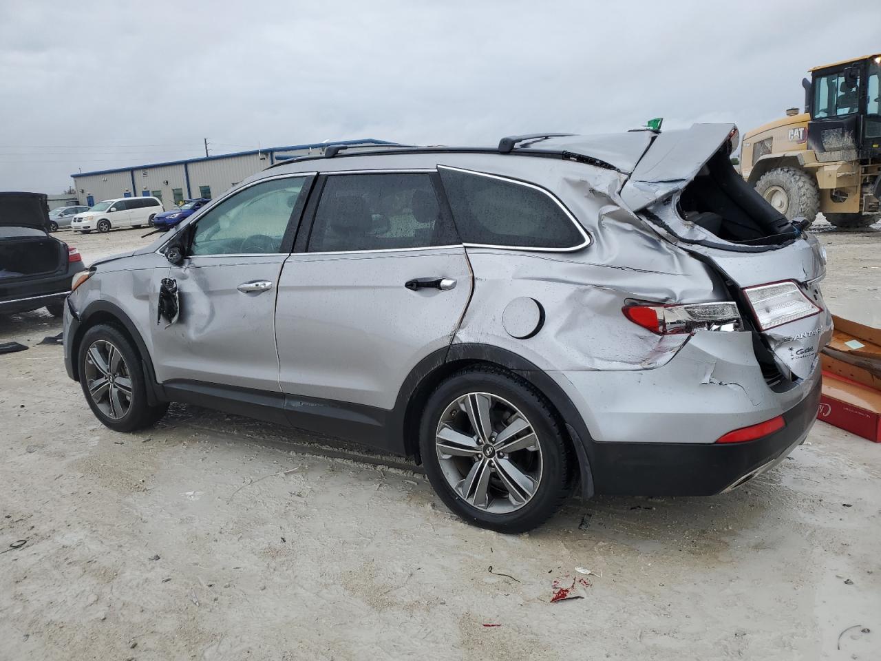 2016 Hyundai Santa Fe - Image 2