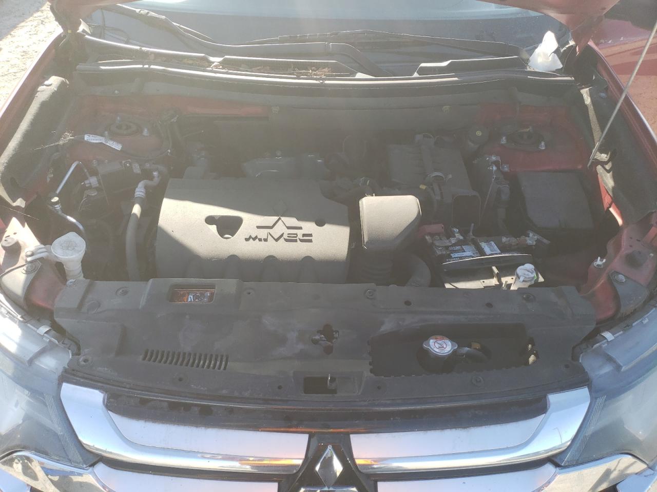 2018 Mitsubishi Outlander - Image 12