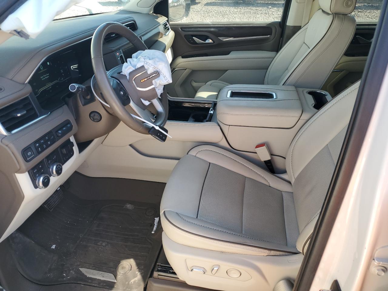 2022 GMC Yukon - Image 7
