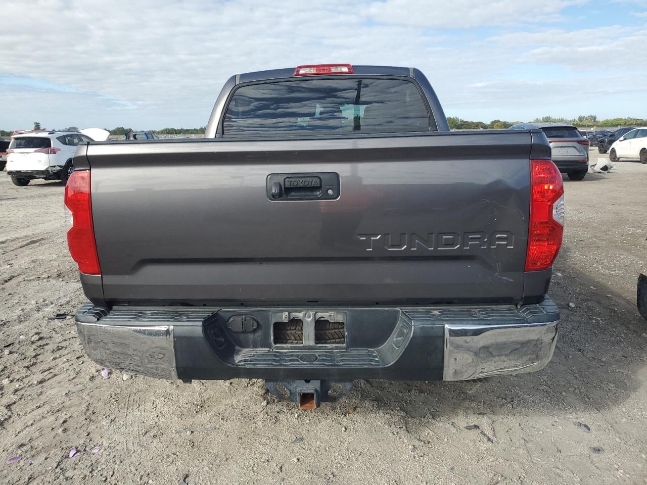 2015 Toyota Tundra - Image 6