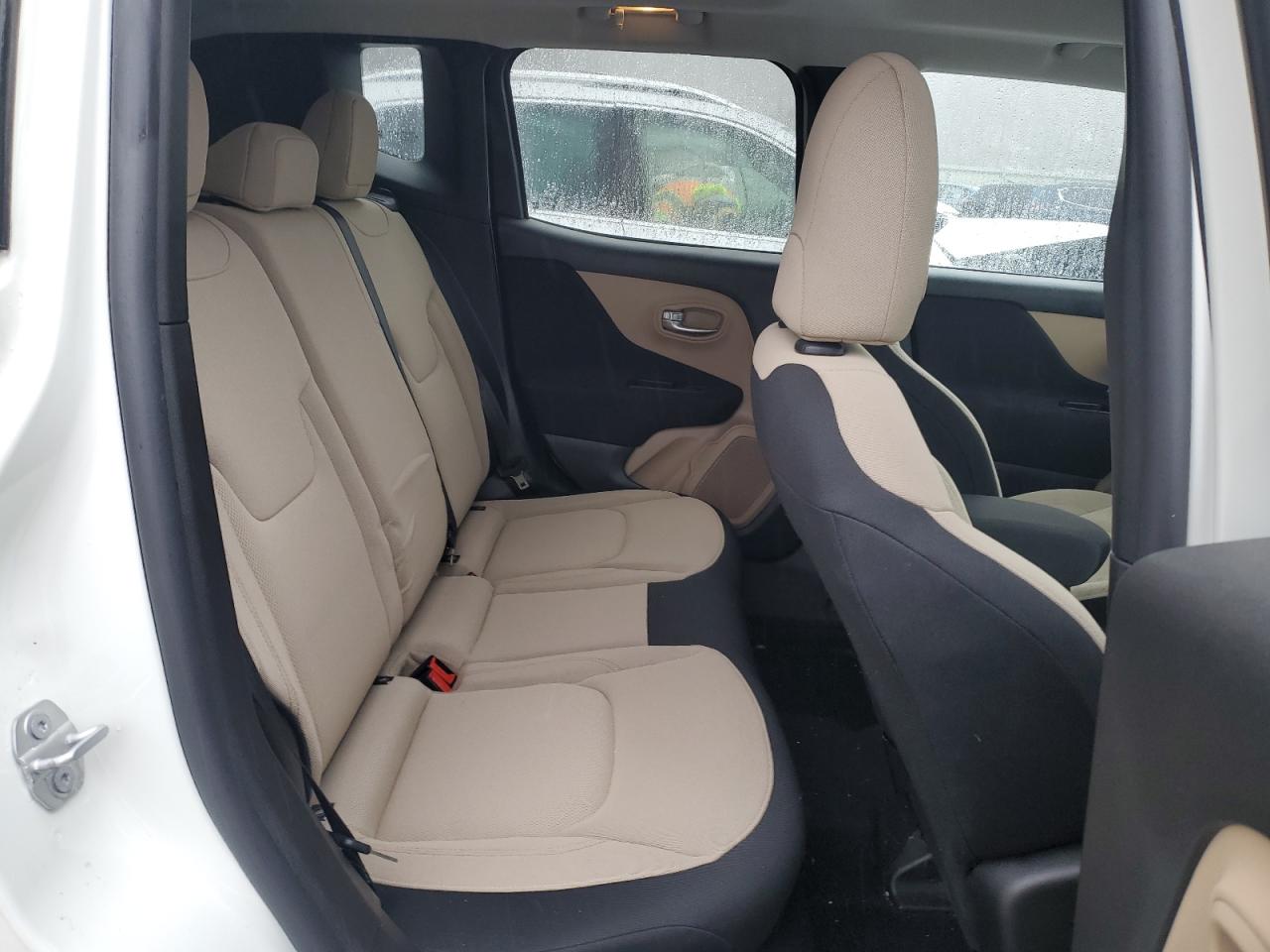 2019 Jeep Renegade - Image 11