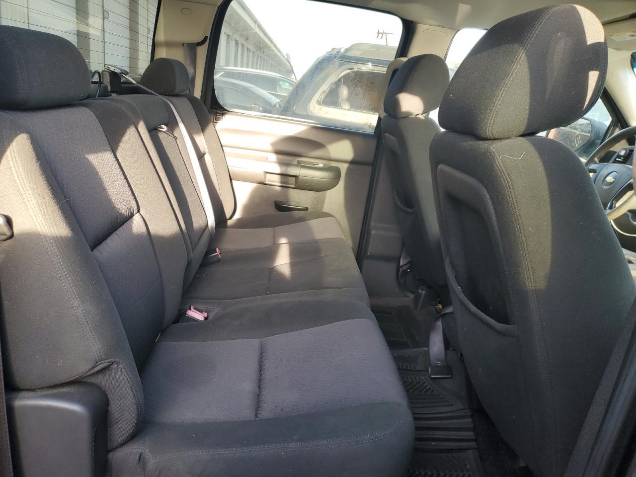 2011 Chevrolet Silverado - Image 10