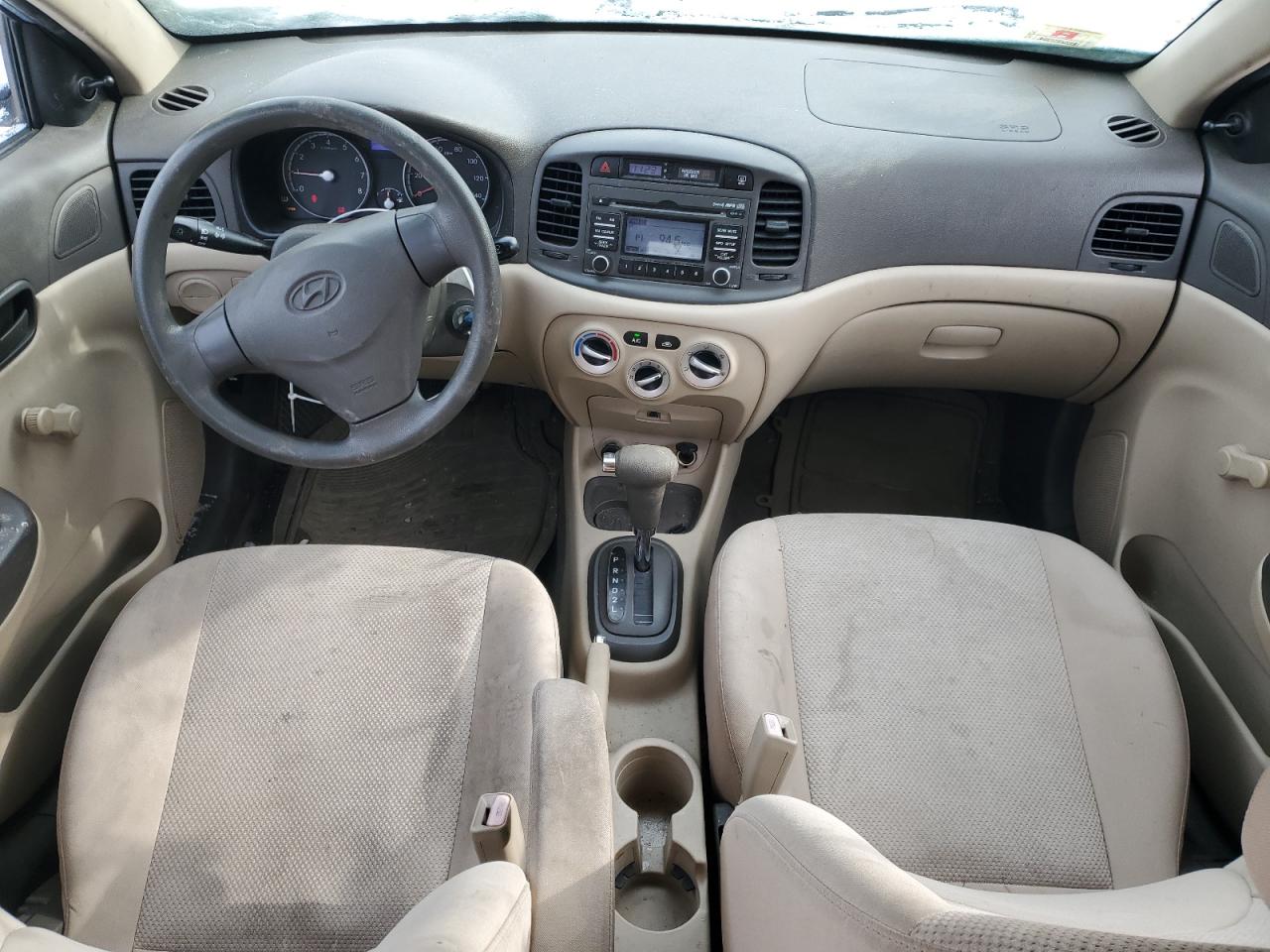 2011 Hyundai Accent - Image 8