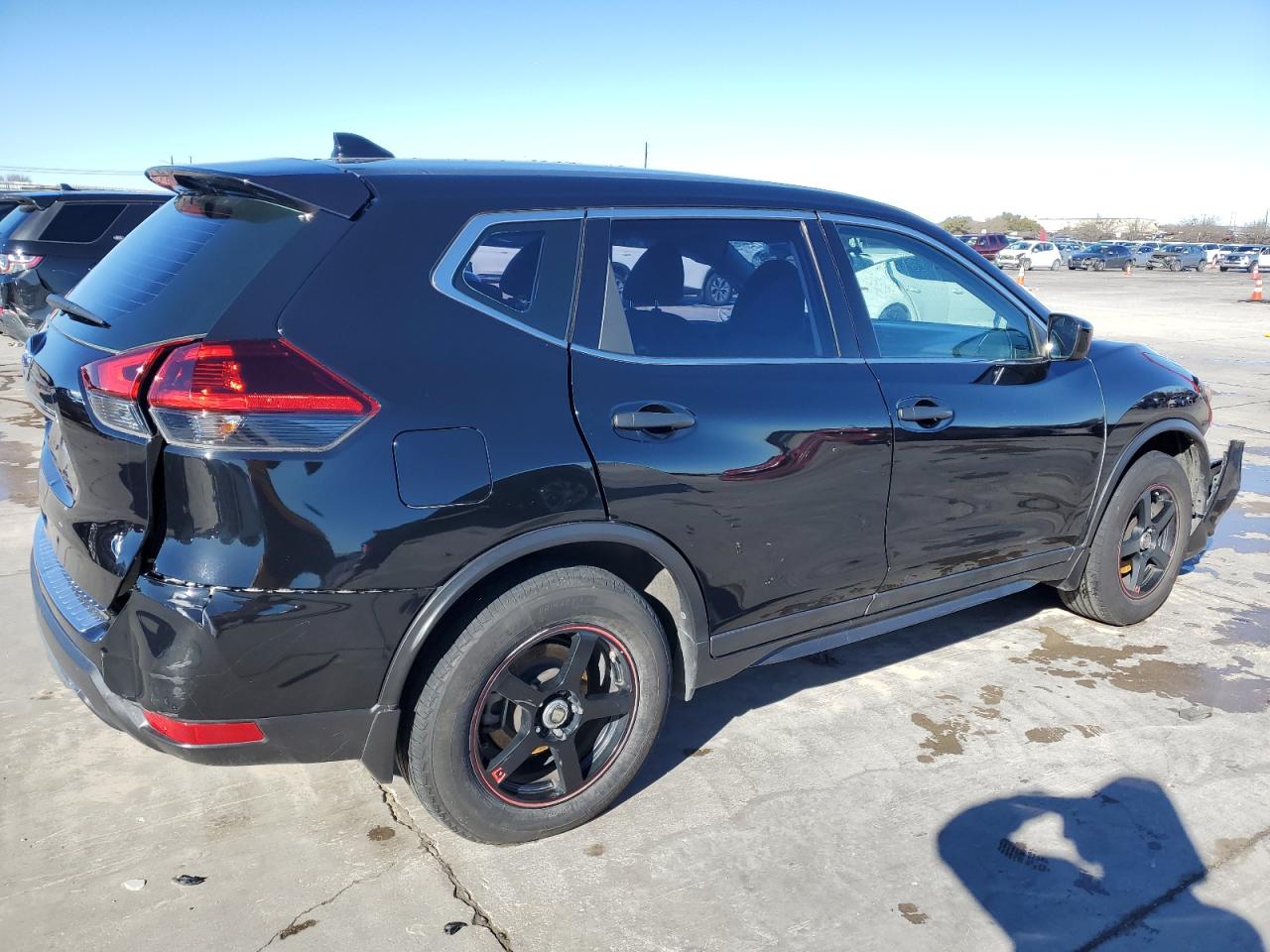 2018 Nissan Rogue - Image 3
