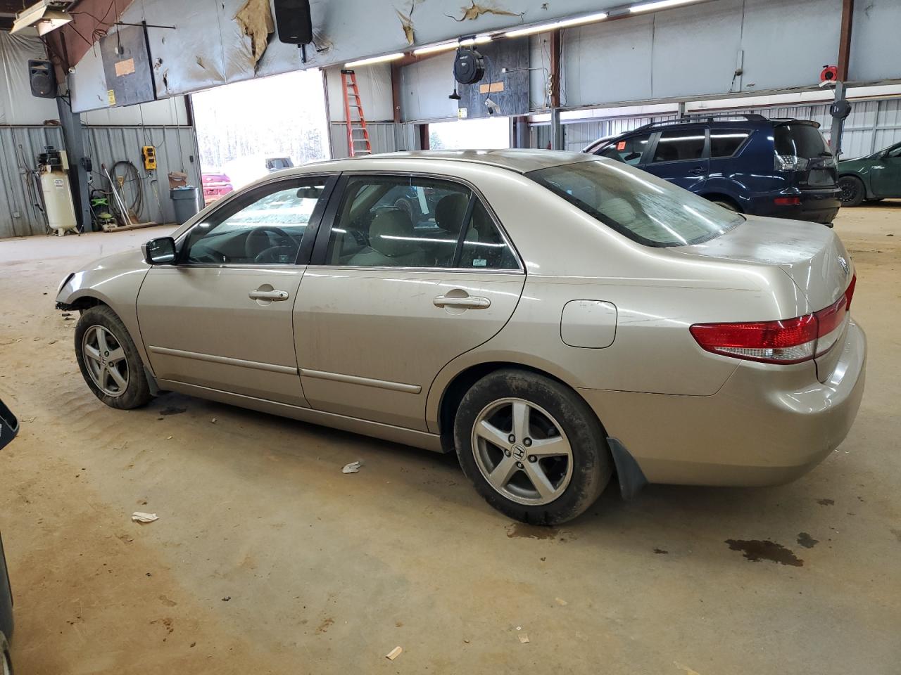 2004 Honda Accord - Image 2