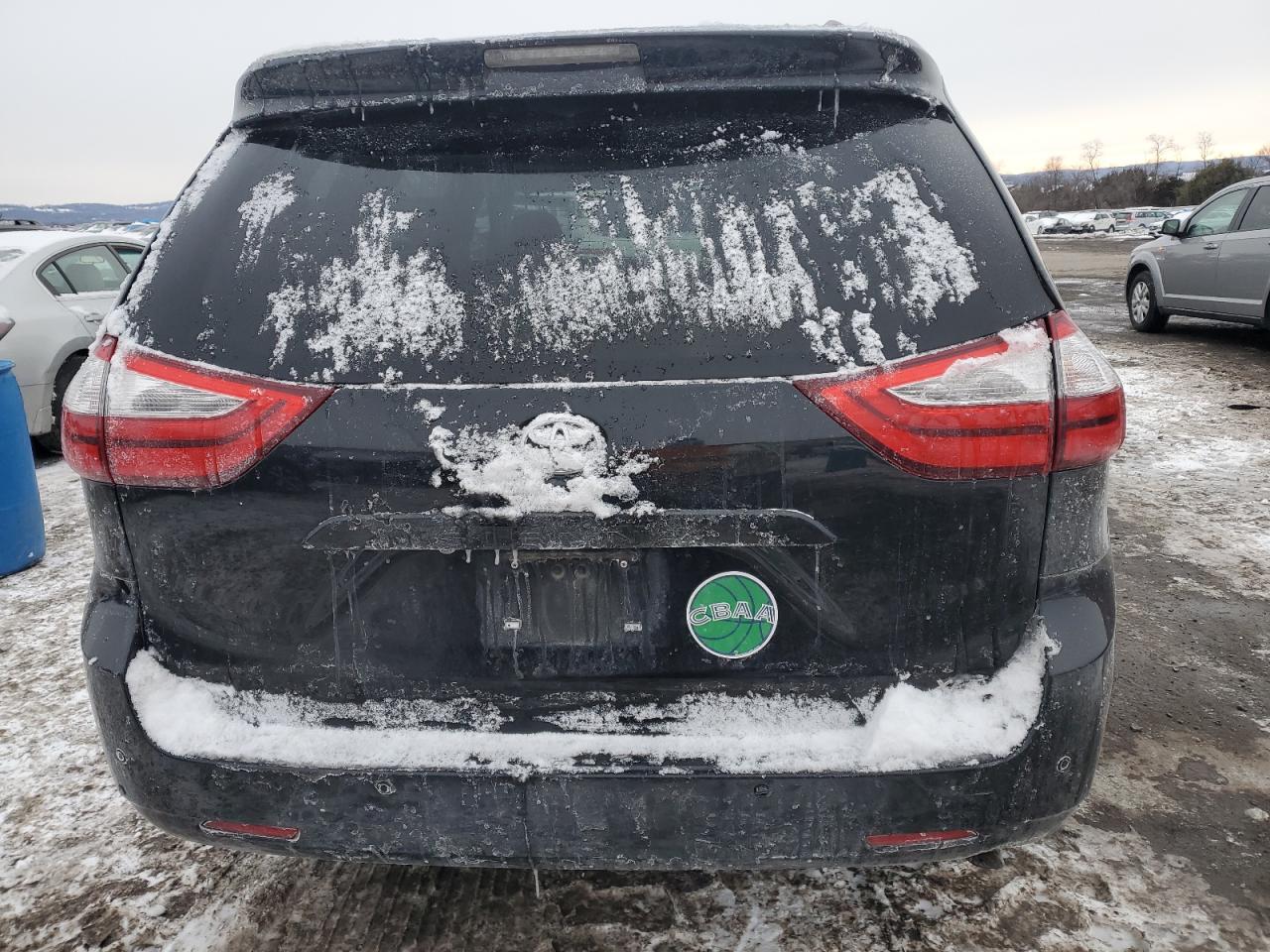 2017 Toyota Sienna - Image 6