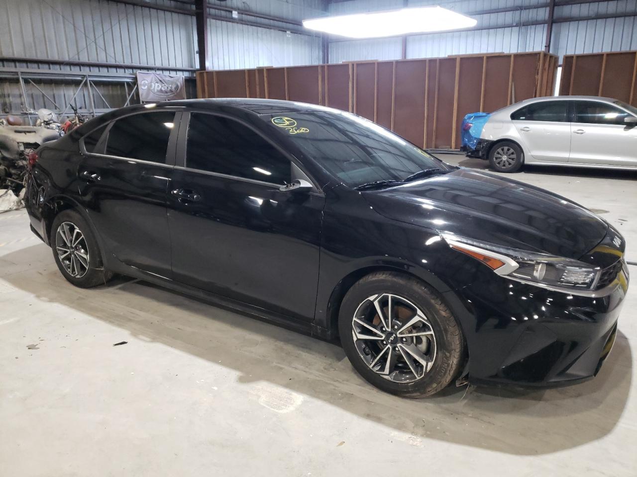 2022 Kia Forte - Image 4