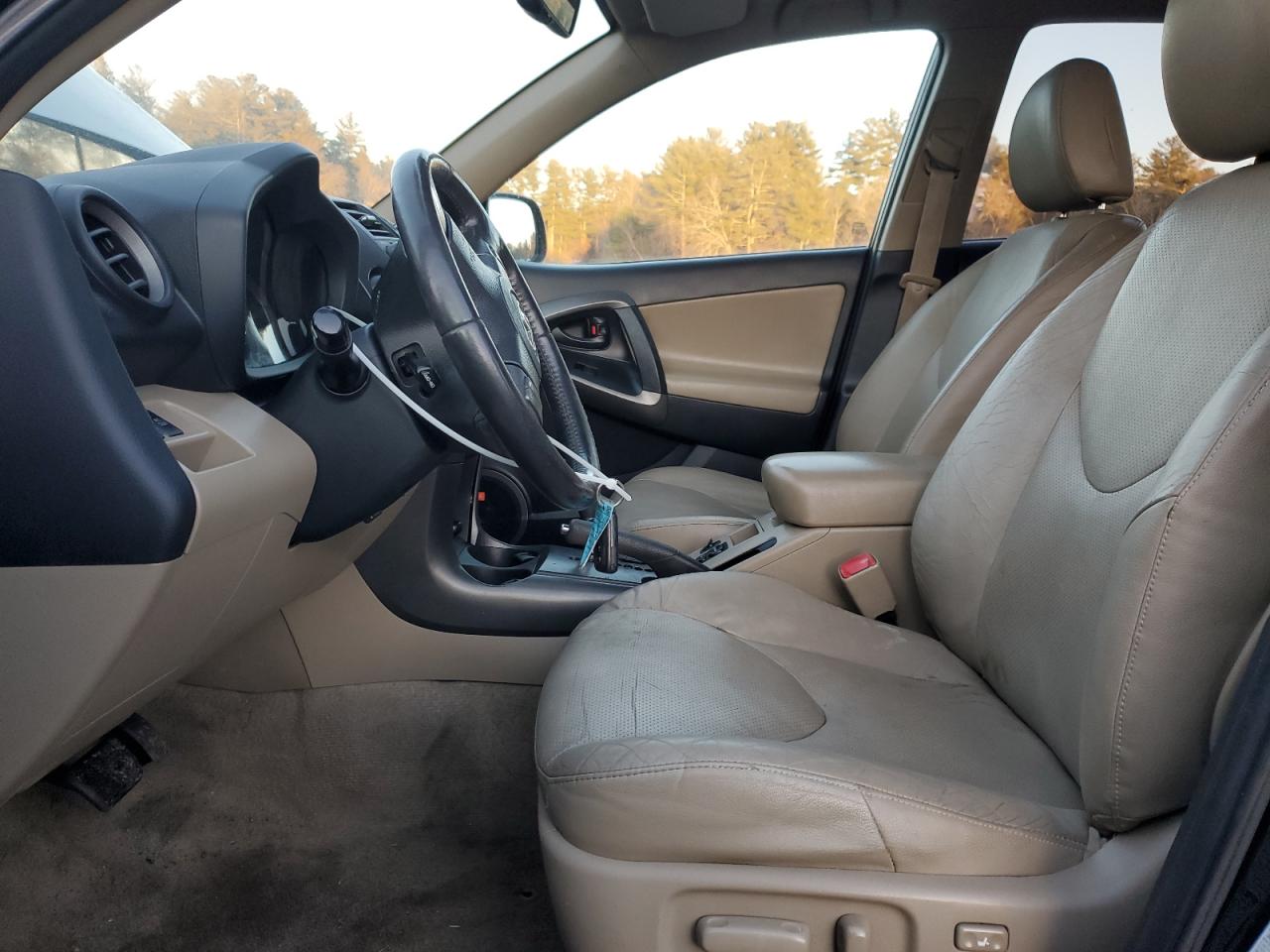2010 Toyota RAV 4 - Image 7