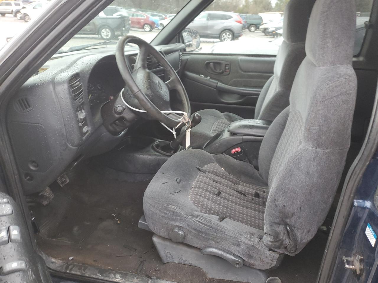 1999 Chevrolet S-10 Pickup - Image 7