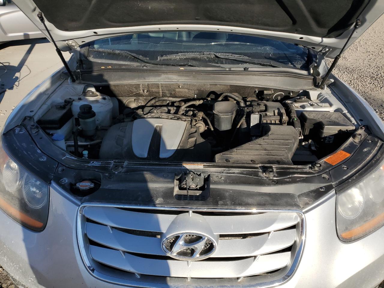2011 Hyundai Santa Fe - Image 13