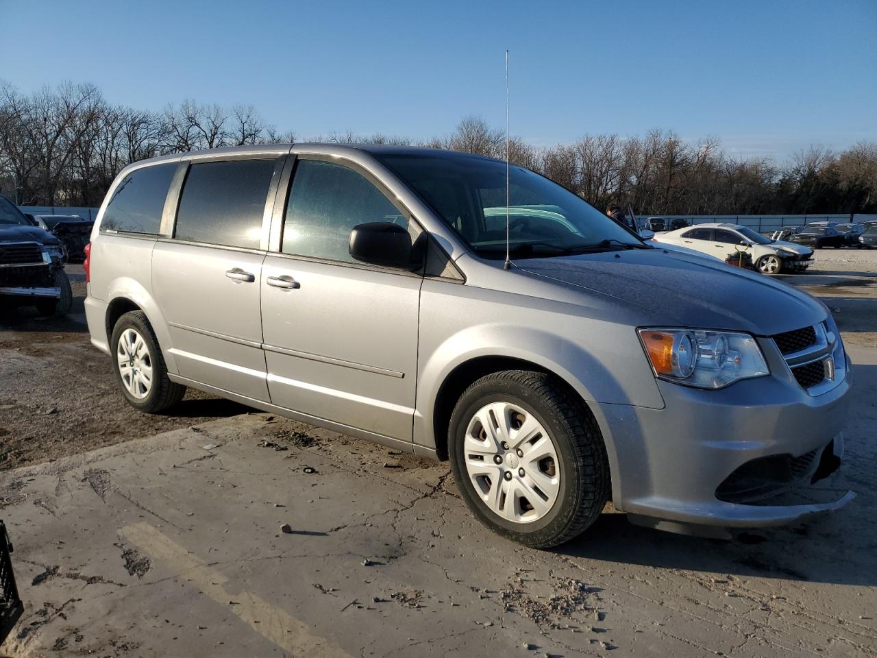 2016 Dodge Caravan - Image 4
