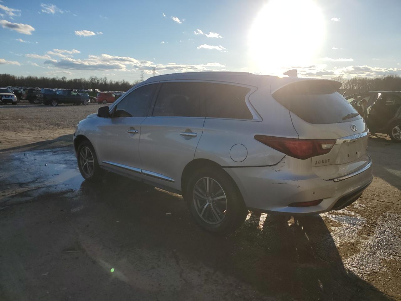 2018 Infiniti QX60 - Image 2