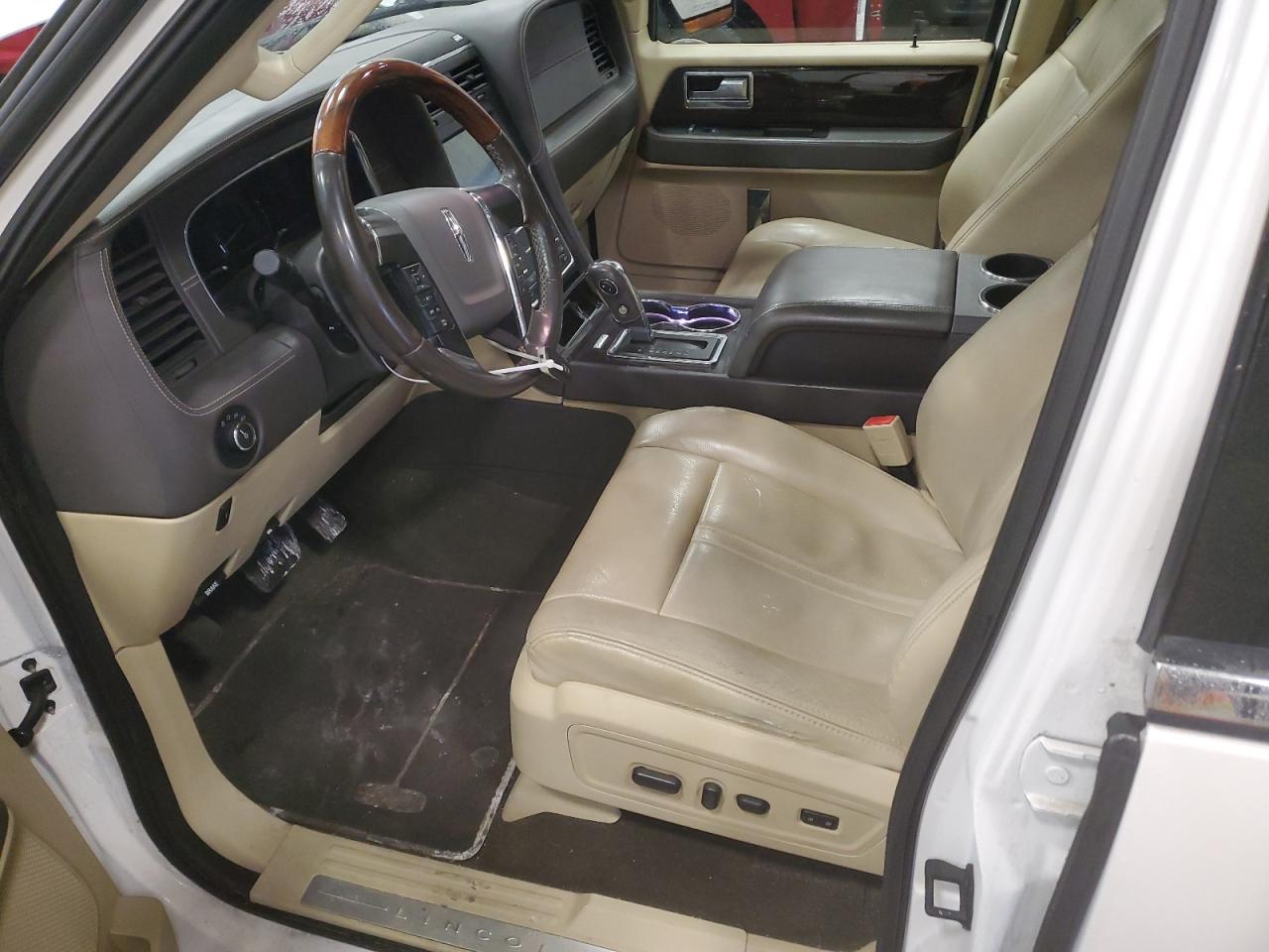 2017 Lincoln Navigator - Image 7