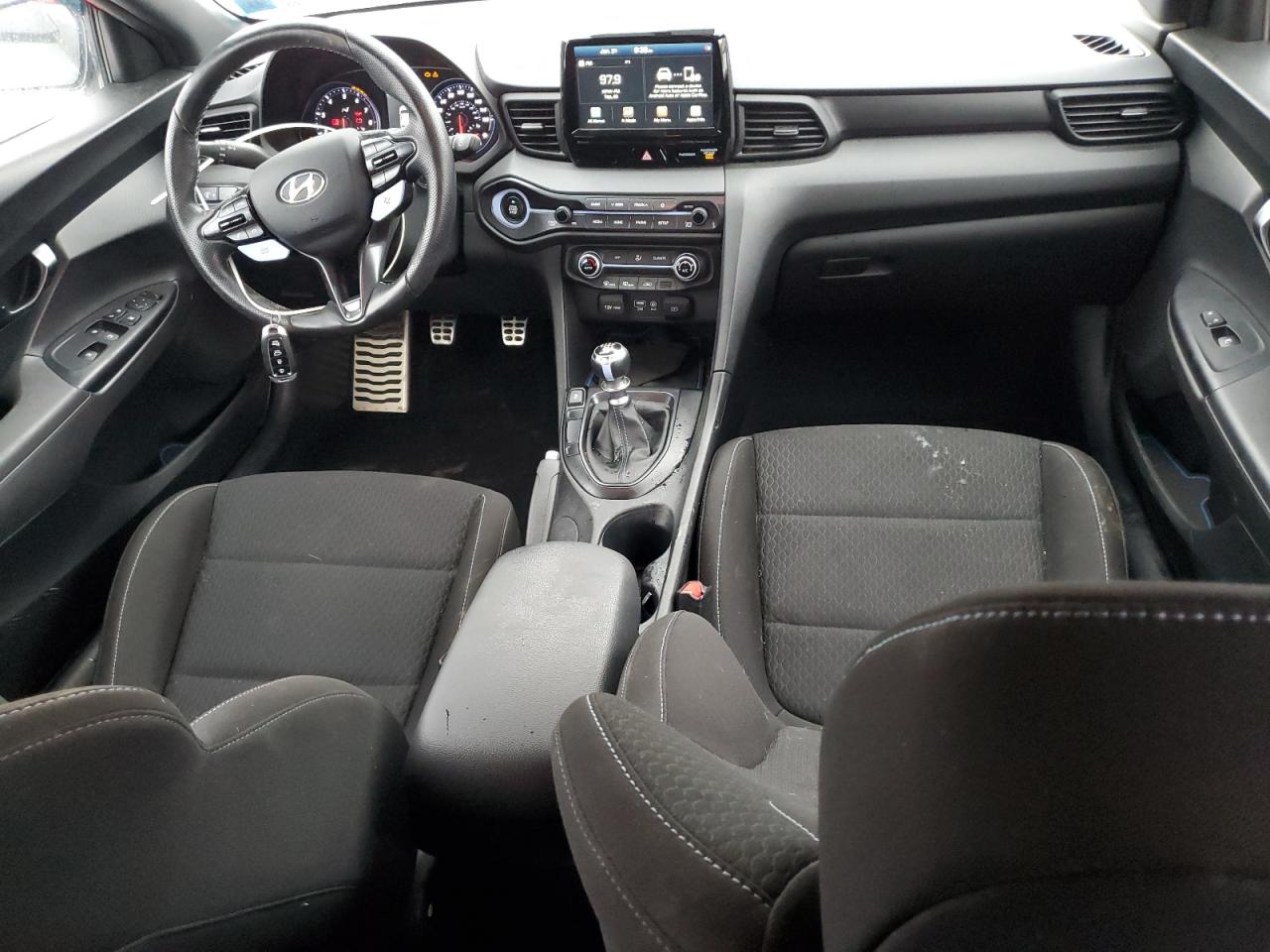 2020 Hyundai Veloster - Image 8