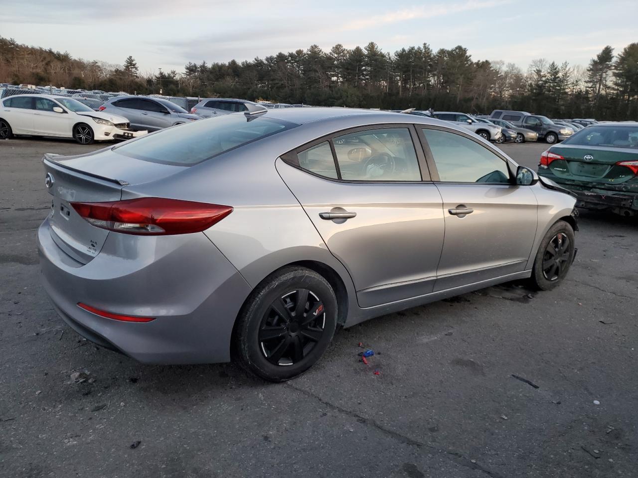 2017 Hyundai Elantra - Image 3